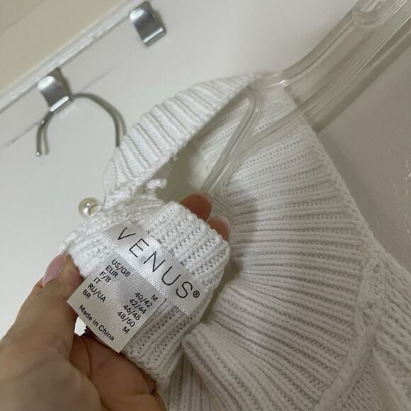 VENUS white halter crochet knit tie back sash top size medium - Picture 8 of 8